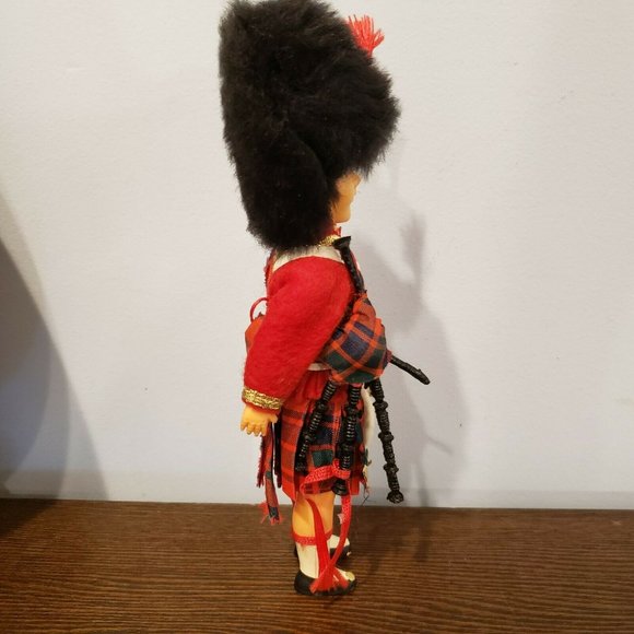 Vintage Scottish Doll Male Bagpipes Kilt Guard Sporran Tartan 8" - Picture 5 of 12